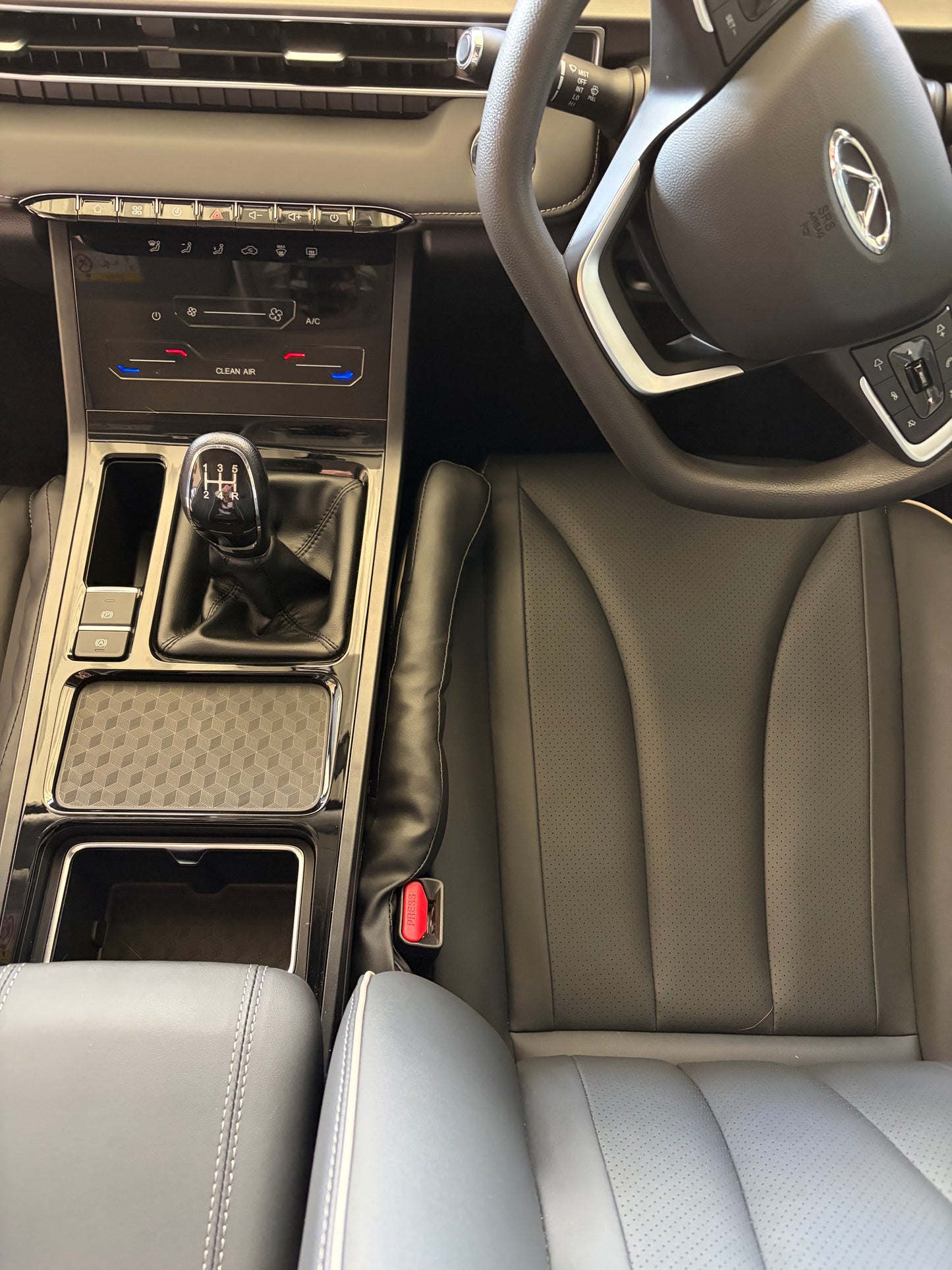 DashGear™ Luxe Leather Gap Filler